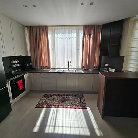 My 2 Rruga Bogdaneve 地拉那